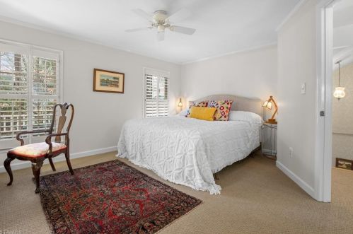 606 Elmwood Dr, Greensboro NC  27408-5005 exterior