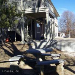 711 Douglas St, Fayetteville AR  72701-3212 exterior