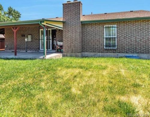 5025 Blackhawk Way, Denver CO 80239-3745 exterior