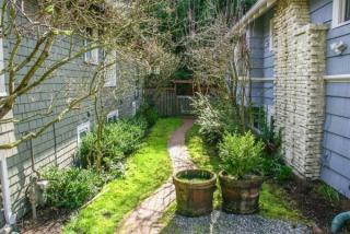 613 47th St, Seattle WA  98103-6449 exterior