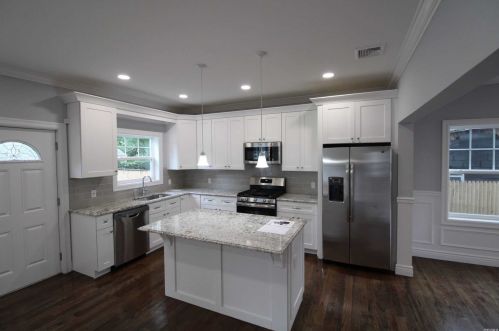 17 Pennywood Ave, Roosevelt NY  11575-1011 exterior