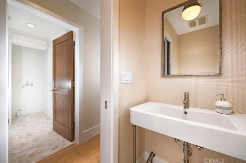 635 Oak Crest Dr, Sierra Madre CA  91024-1130 exterior
