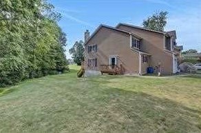 21 Newington Dr, Hyde Park, NY 12538-1869