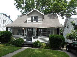 2560 Grantwood Dr, Toledo, OH 43613-3857