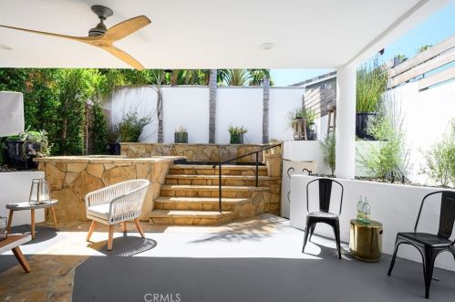 513 Dianthus St, Manhattan Beach CA  90266-6720 exterior