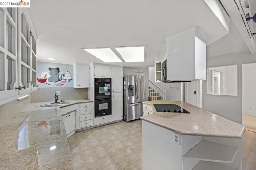 4369 Hillview Dr, West Pittsburg CA  94565-6071 exterior