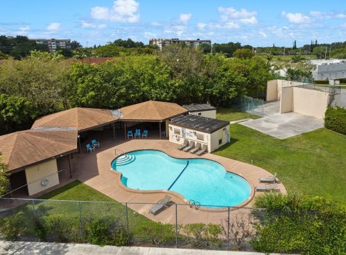 9930 13th Ct, Hollywood FL  33024-4307 exterior