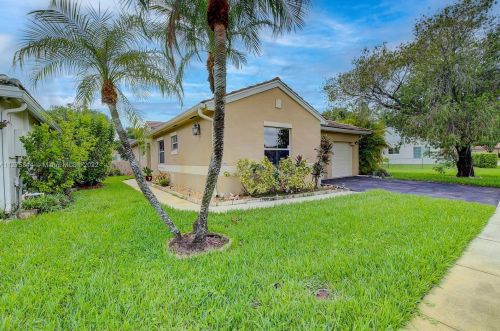 18580 19th St, Hollywood, FL 33029-3820