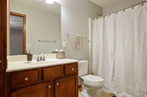 15214 60th Ave, Minneapolis MN  55446-4542 exterior