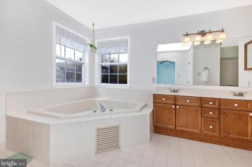 309 Williams Cir, Collegeville PA  19473-2344 exterior