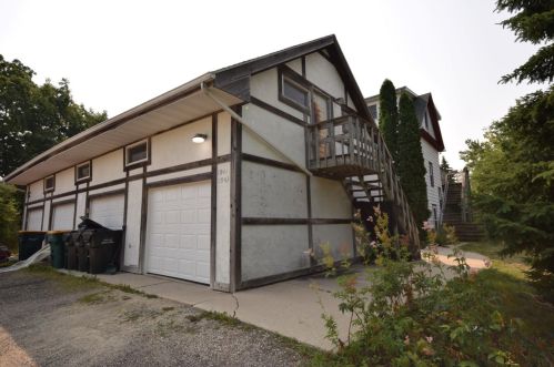 1941 Green Tree Rd, West Bend, WI 53090-1413