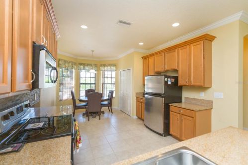 307 Cedar Falls Dr, Ruskin FL  33572-3118 exterior