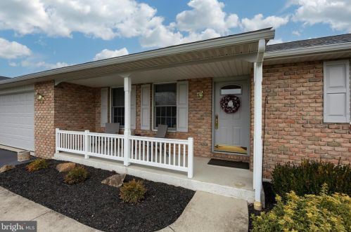 2576 Crabapple Ct, Gilbertsville, PA 19525-8839