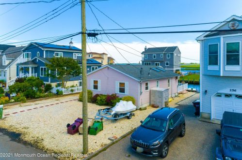 258 Teakwood Dr, Berkeley Township NJ  08721-3122 exterior