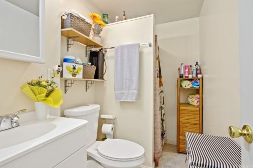 6108 Gundry Ave, Long Beach CA  90805-4258 exterior