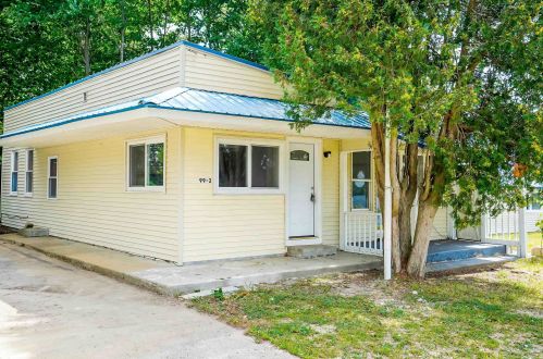 99 Lk Shr Dr, Northwood NH  03261-3707 exterior