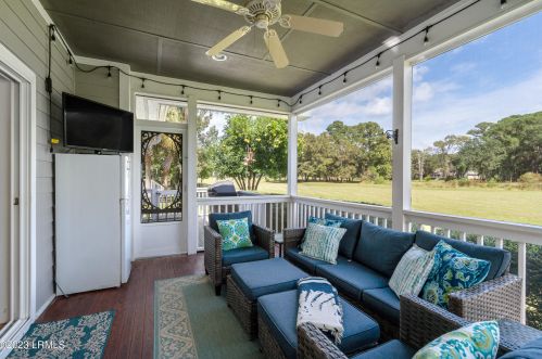 52 Tuscarora Ave, Beaufort SC 29907-1107 exterior