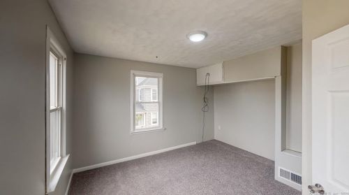 20 Ashworth St, Manchester CT  06040-5515 exterior