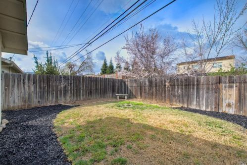 200 Juniper St, Vacaville CA 95688-2736 exterior