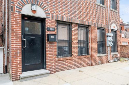 1910 Hone Ave, Bronx, NY 10461-1304