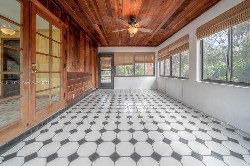 576 Marshall Rd, West Palm Beach FL  33413-3343 exterior