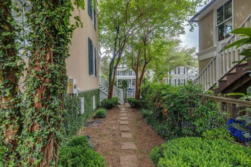 75 Sowell St, Mount Pleasant SC  29464-2660 exterior