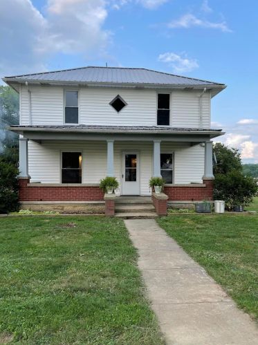 148 State St, Frazeysburg, OH 43822-9782