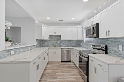 330 Macy St, West Palm Beach, FL 33405-4440