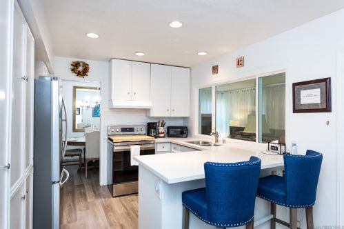 16670 Bernardo Oaks Dr, San Diego CA  92128-2837 exterior