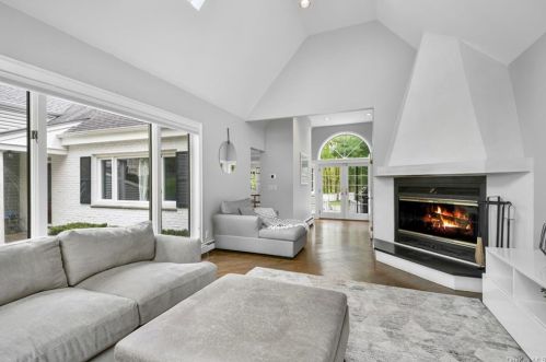 40 Hillandale Rd, Rye Brook NY  10573-1705 exterior