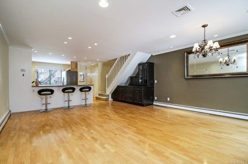208 Ivy Hill Ln, Rye Brook NY  10573-1607 exterior