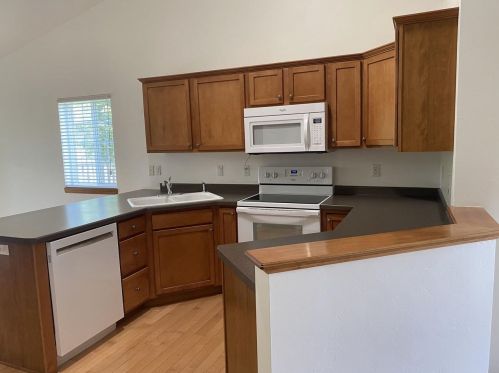 2820 Taurus Rd, Green Bay, WI 54311-4600