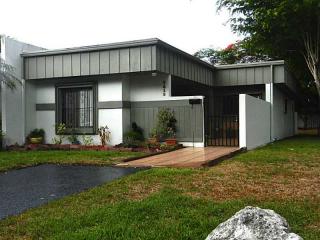 7415 105th Pl, Miami, FL 33173-2939