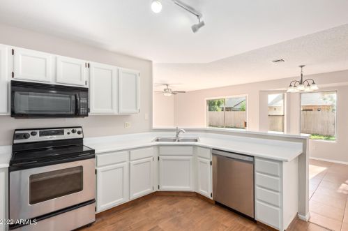 6931 Tuckey Ln, Glendale AZ 85303-3412 exterior