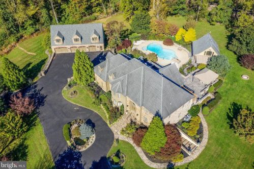 821 Burrows Run Rd, Chadds Ford, PA 19317-9219