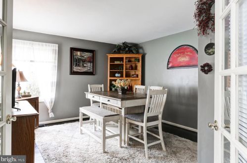 1046 Country Hill Dr, Harrisburg PA  17111-4655 exterior