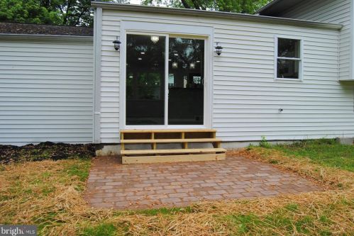 2065 Geoffrey Dr, Willow Grove PA  19090-2217 exterior