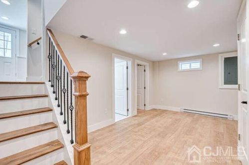 204 Grove Ave, Woodbridge NJ  07095-2337 exterior