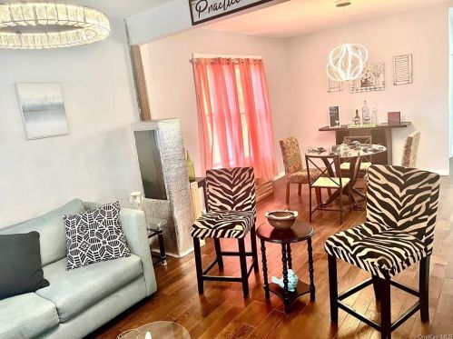 37 Beacon St, Middletown NY 10940-4733 exterior