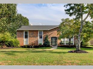 9942 San Madre Dr, Knoxville, TN 37922-5734