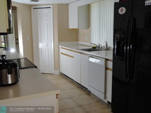 149 Meander Cir, West Palm Beach, FL 33411-2984