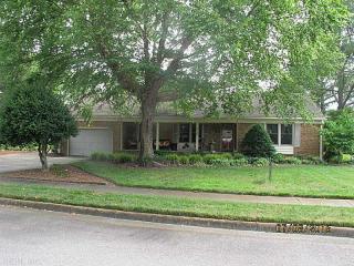 812 Seabrooke Pt, Chesapeake, VA 23322-7040