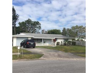 2804 Safe Harbor Cir, Sarasota, FL 34231-5719