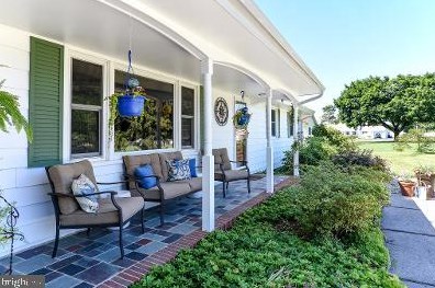 21741 Maple Dr, Seaford, DE 19973-5674