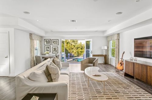 12253 Laurel Terrace Dr, North Hollywood, CA 91604-3609