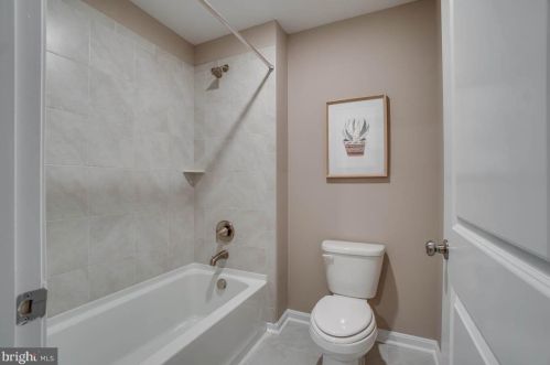 137 Winifred Dr, Hanover PA  17331 exterior