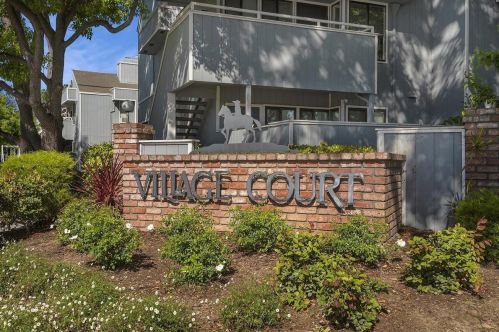 998 La Barbera Dr, San Jose, CA 95126-3936