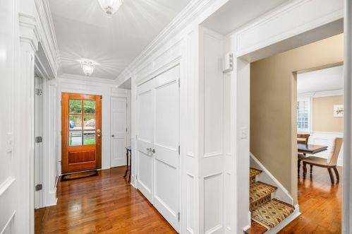 560 Austin Ave, Pittsburgh, PA 15243-2028