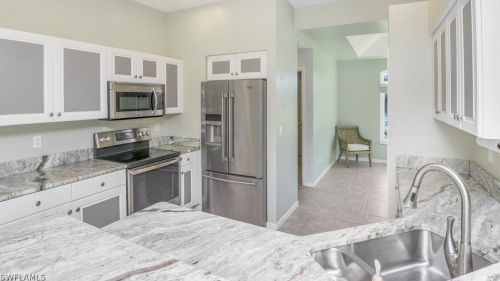 125 16th Ter, Cape Coral, FL 33909-5277