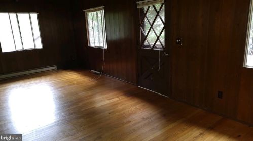 408 Mt Pleasant Dr, Locust Grove, VA 22508-5504